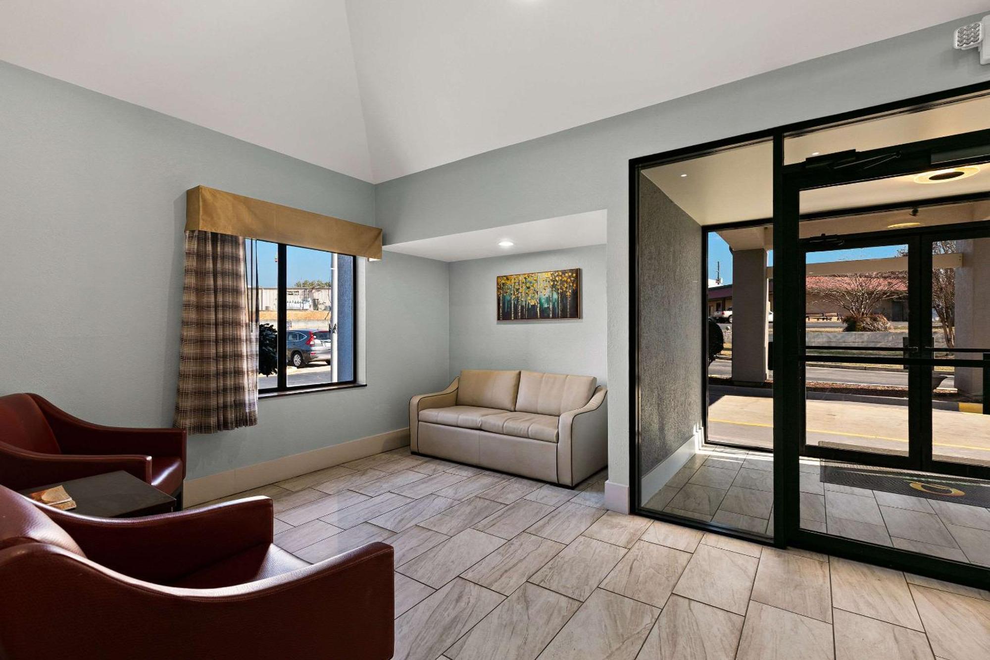 Quality Inn Lavonia Exterior photo