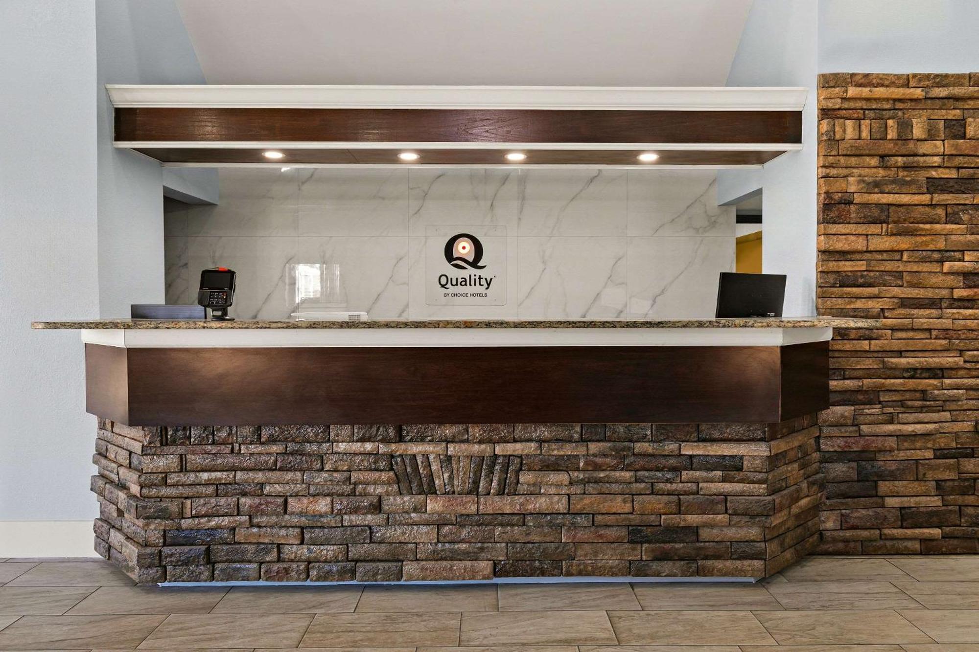 Quality Inn Lavonia Exterior photo